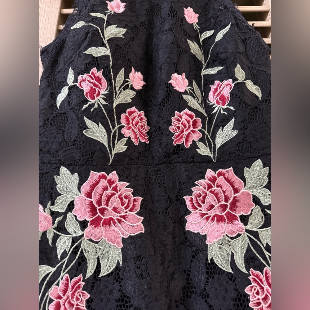 Betsy & Adam Black Dress with Pink Floral Design 6 - Picture 4 of 10